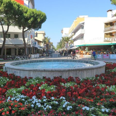 Marco Polo Apartment Lignano Sabbiadoro Exterior foto