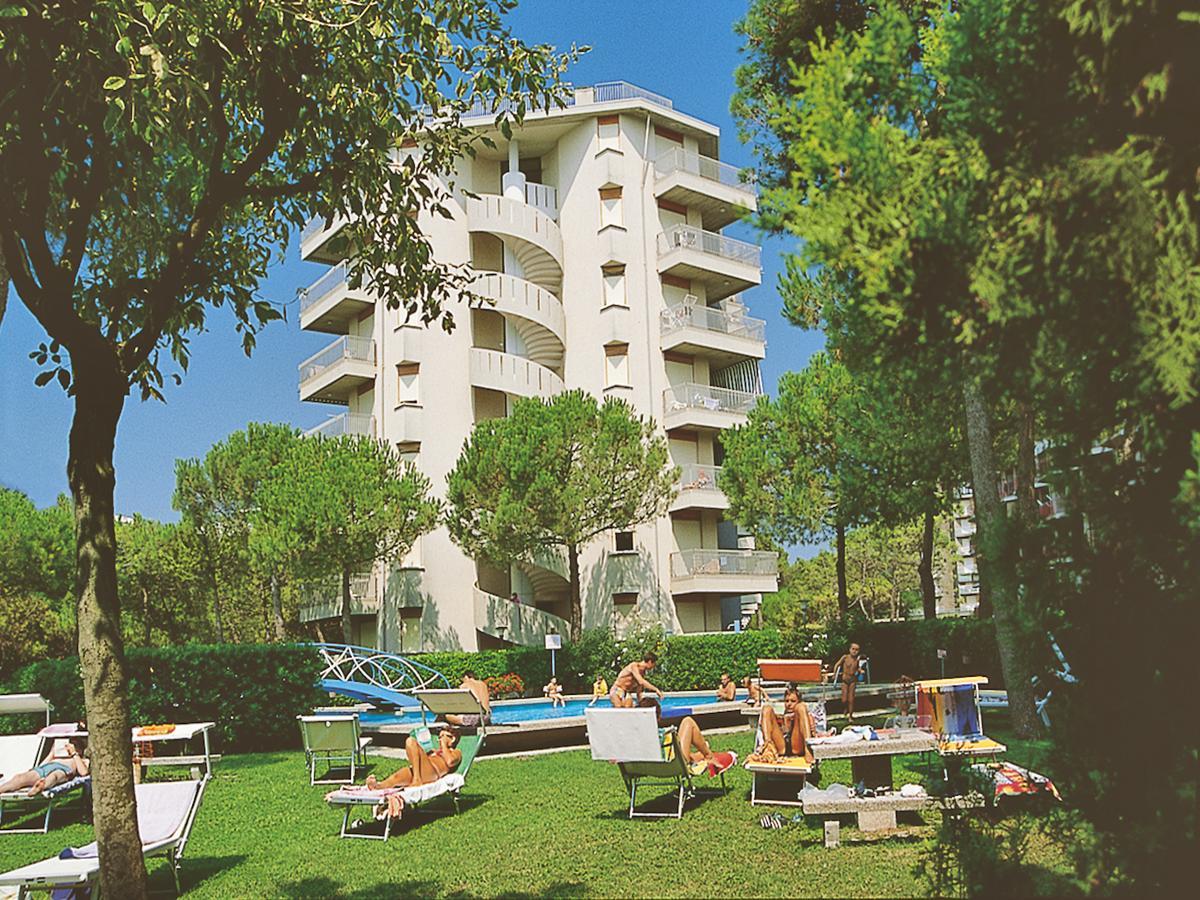 Marco Polo Apartment Lignano Sabbiadoro Exterior foto